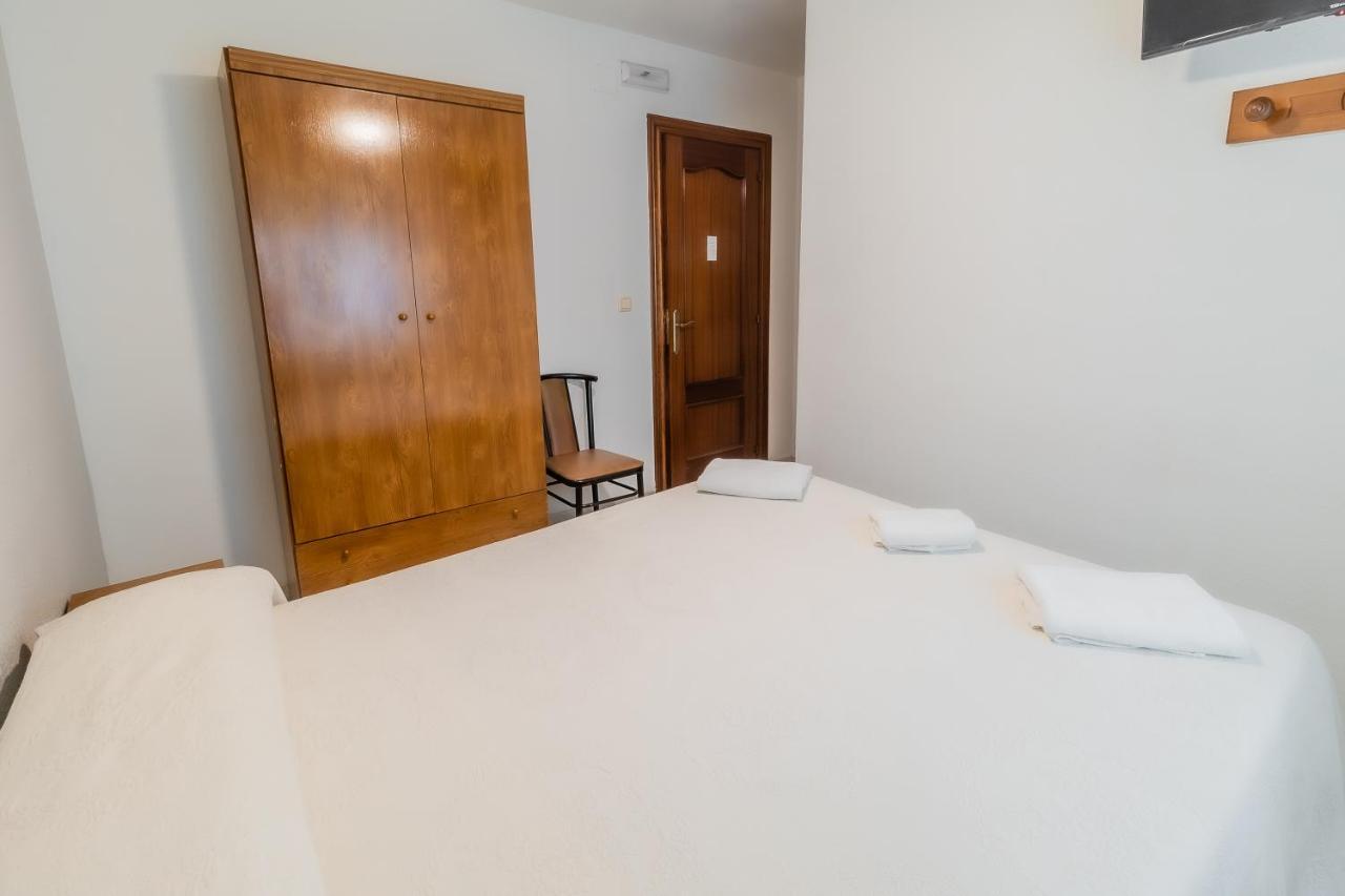 Hostal - Restaurante La Buena Villa By Vivere Stays Villalonquéjar Екстериор снимка