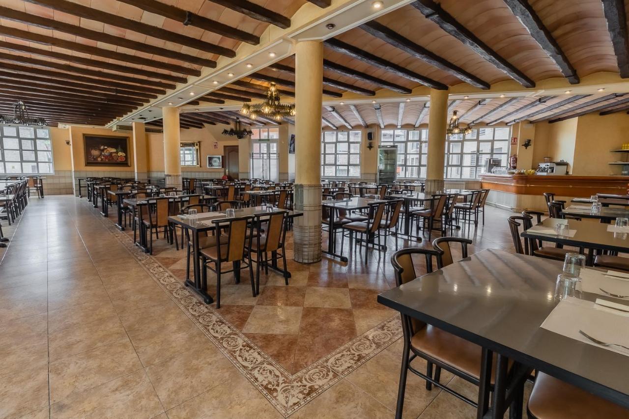 Hostal - Restaurante La Buena Villa By Vivere Stays Villalonquéjar Екстериор снимка