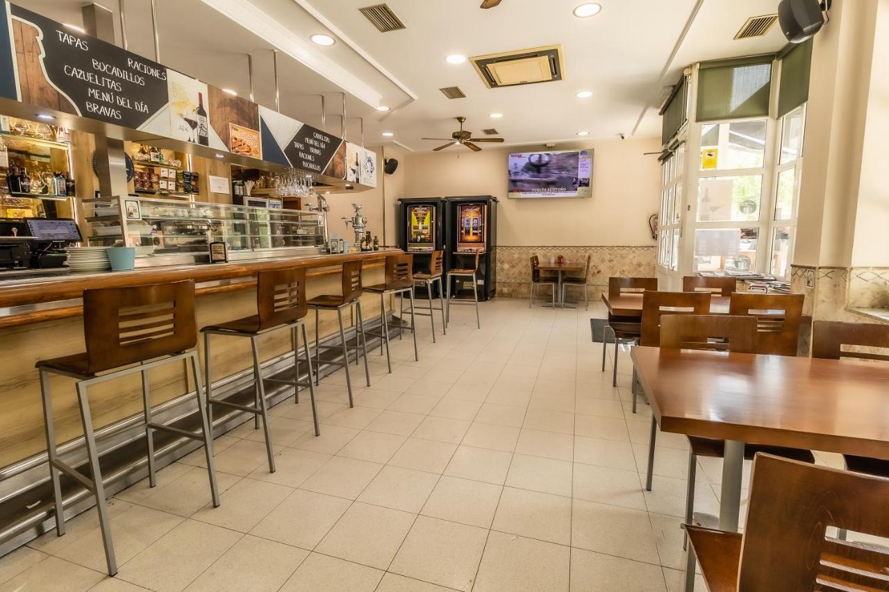 Hostal - Restaurante La Buena Villa By Vivere Stays Villalonquéjar Екстериор снимка