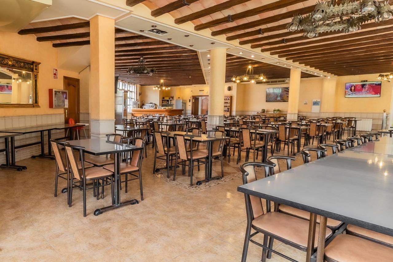 Hostal - Restaurante La Buena Villa By Vivere Stays Villalonquéjar Екстериор снимка